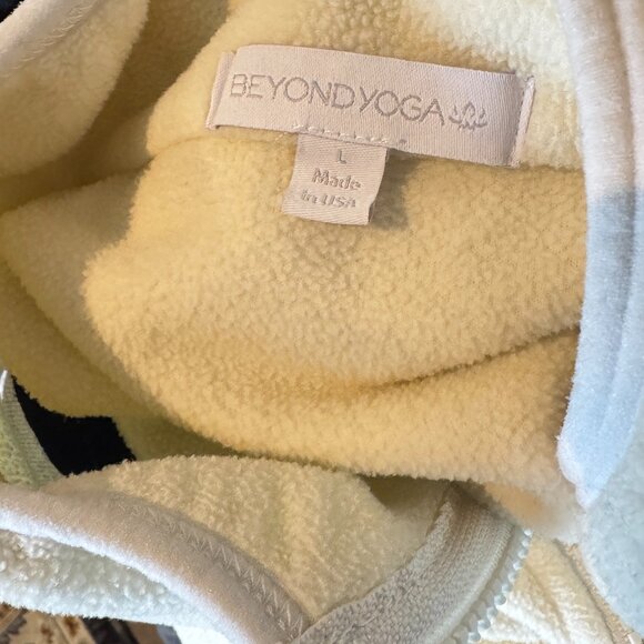 Beyond Yoga Morning Walk Cream Fleece Vest - Picture 9 of 10